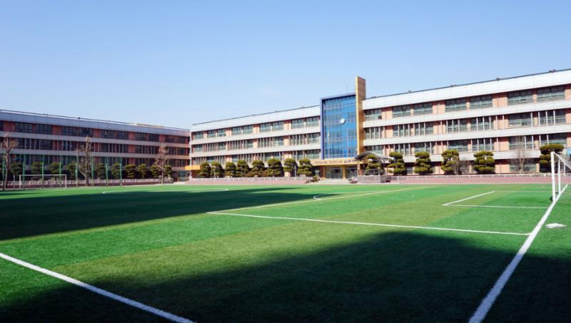 단지 주변에 학교가 위치하여 있습니다