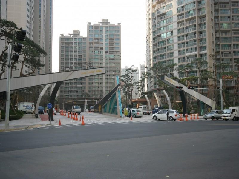 단지동문