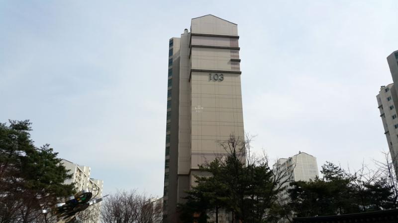 고창마을신영지웰 단지 전경이에요