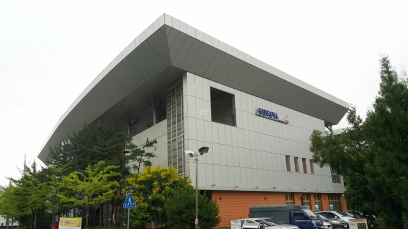 단지 근방에 있는 의료시설로써 응급상황 발생시에도 신속하게 조치를 받을수 있어서 편리하게 이용이 가능할 것 같습니다