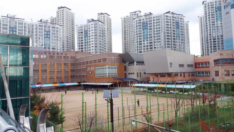예원초등학교가 있습니다