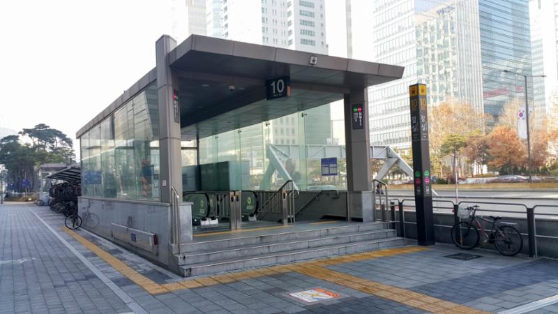 단지 인근에 위치한 입니다