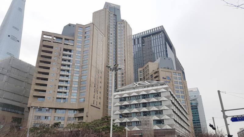 고급스러운 디자인과 차별화된 분위기로 단지의 품격을 한층 더 높이는 더샵스타파크의 단지 전경이에요