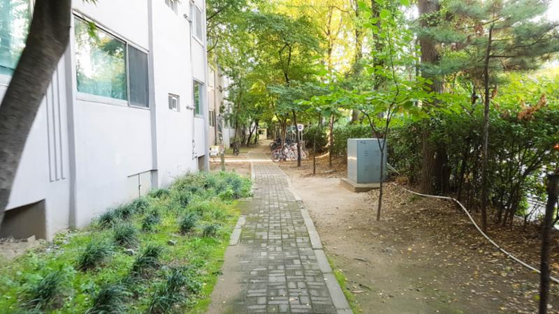 단지 주변과 연결된 산책로에요