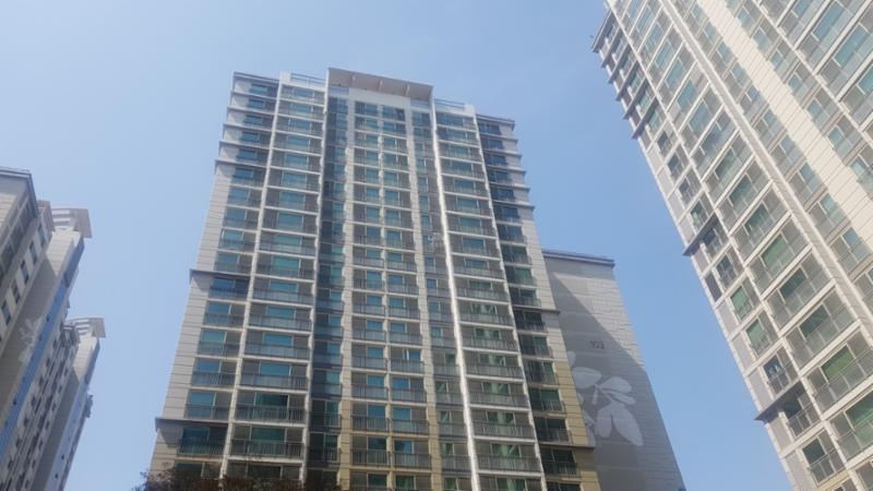 고층으로 건설되어 조망권이 확보된 삼성힐스테이트1단지 전경모습이에요