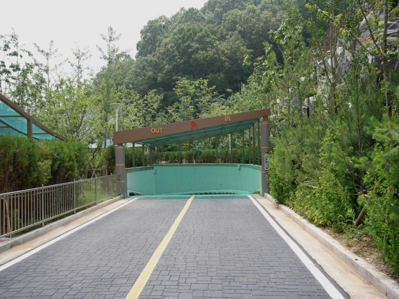 지하주차장입구