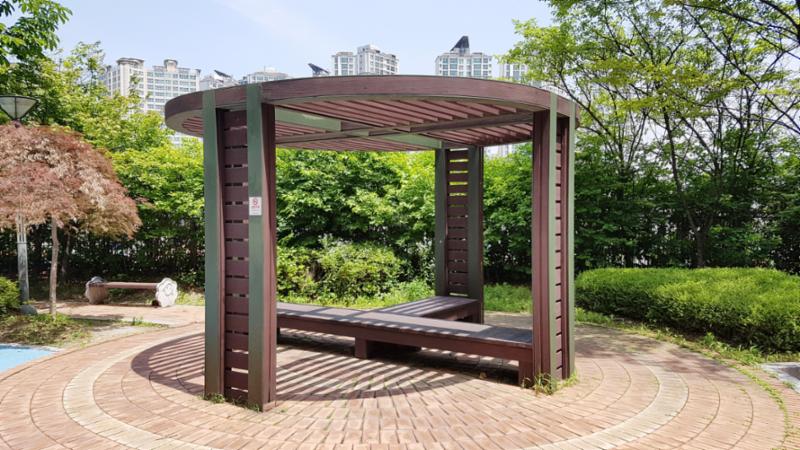 단지 내 휴게시설이에요