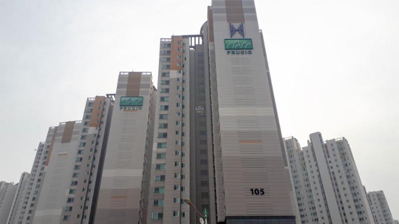 105동 철산푸르지오하늘채 아파트 단지전경이에요
