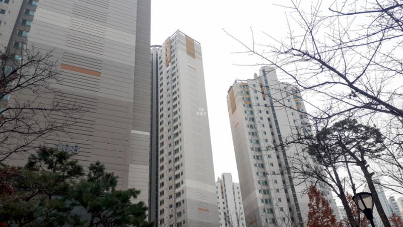 철산푸르지오하늘채 아파트 단지 전경이에요
