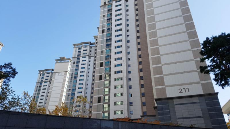 2009년도에 입주한 단지로 멋스러운 디자인과 색감이 돋보이는 단지에요