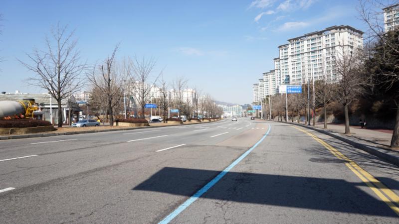 단지와 인접해 있는 흥안대로(47번국도)입니다
