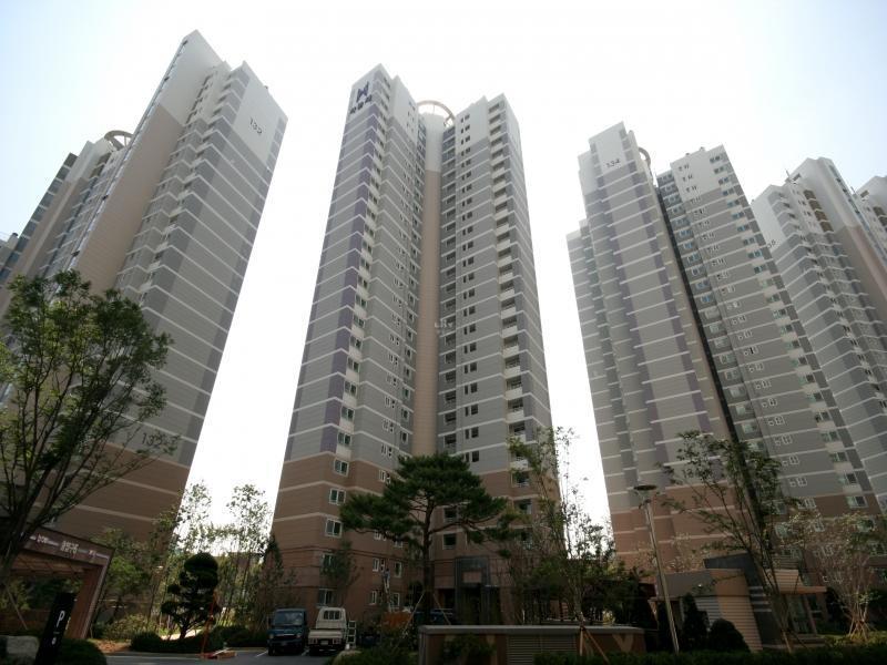 133동