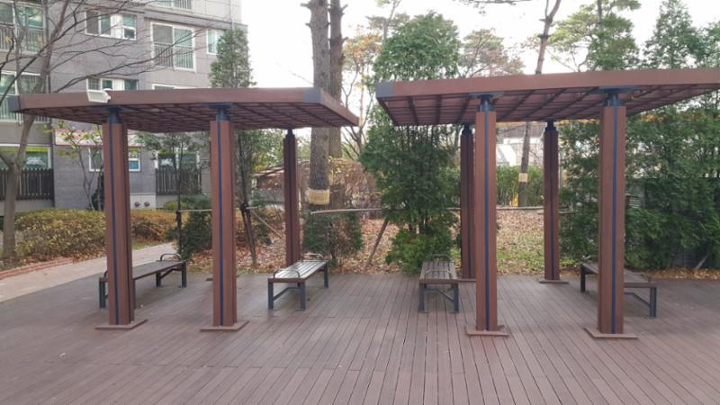 단지 내부에 위치한 쉼터 모습이고요
