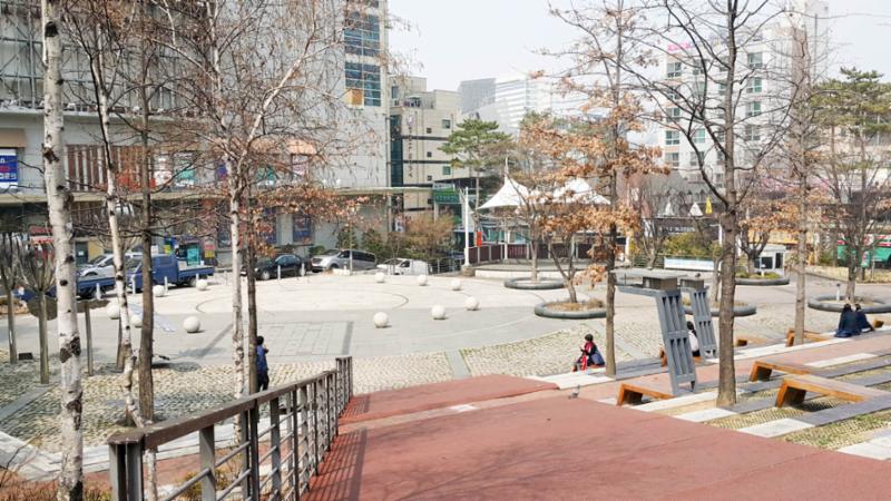 단지 근처에 대현문화공원이 위치하고 있어 주말에 가족들과 나들이 가기에 좋을것 같습니다