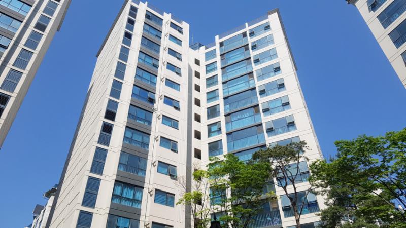 고급스러운 디자인과 차별화된 분위기로 단지의 품격을 한층 더 높이는 돈의문센트레빌 전경 모습이에요