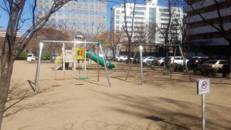 아이들이 뛰어놀 수 있는 놀이터에요