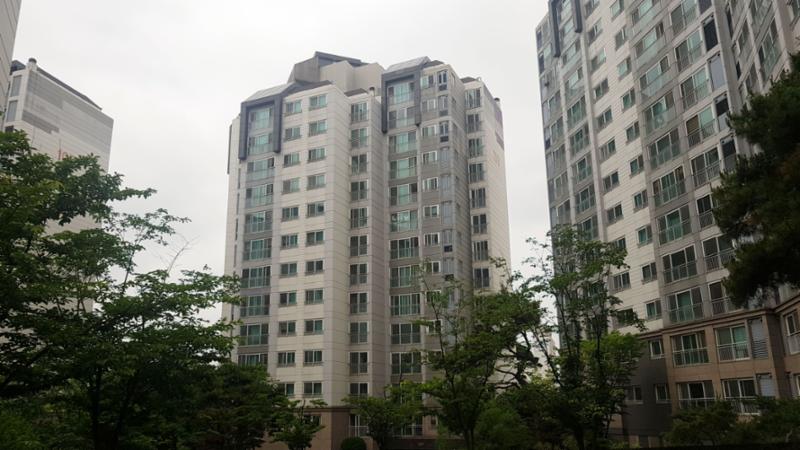 깨끗한 단지 환경으로 주거환경이 쾌적한 래미안아름숲 단지에요