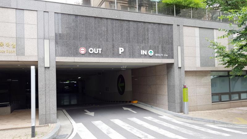 단지 지하주차장이에요