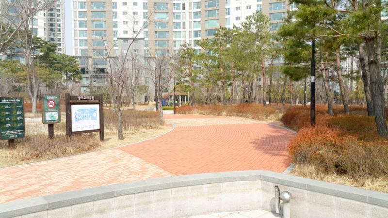 도보 14분 거리에 위치한 방아고개공원입니다