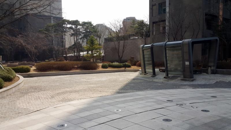 단지 내부의 조경모습이에요