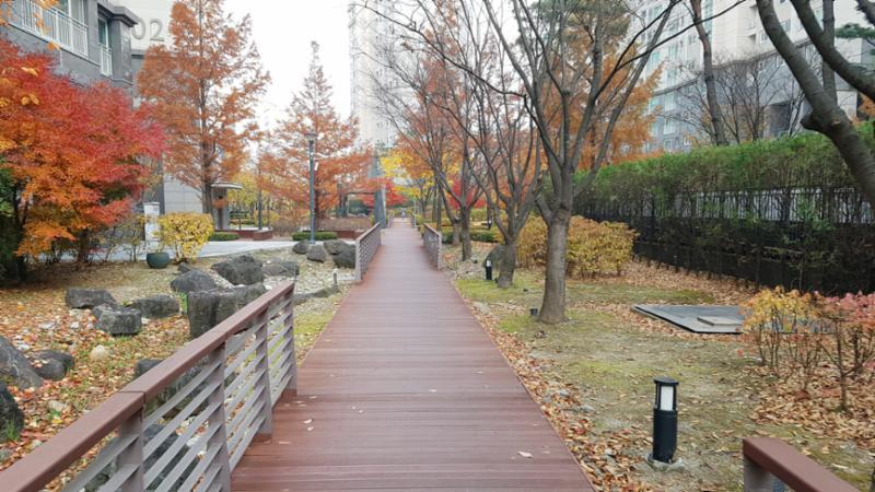 단지 내 공원이에요