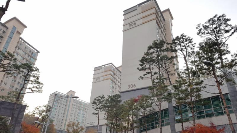 단지 주변으로 용인서울고속도로의 접근이 용이해 서울 도심지로의 출퇴근이 편리한 단지에요