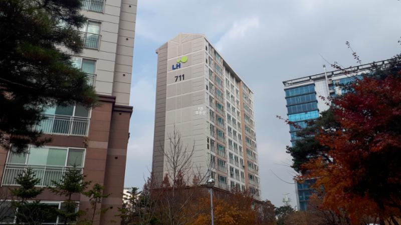 휴먼시아7단지 아파트 전경 모습이에요