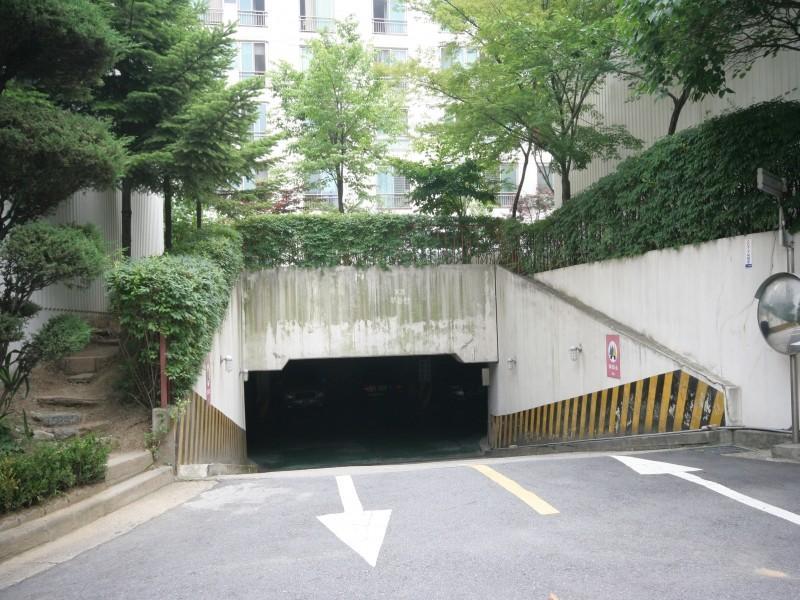 지하주차장입구