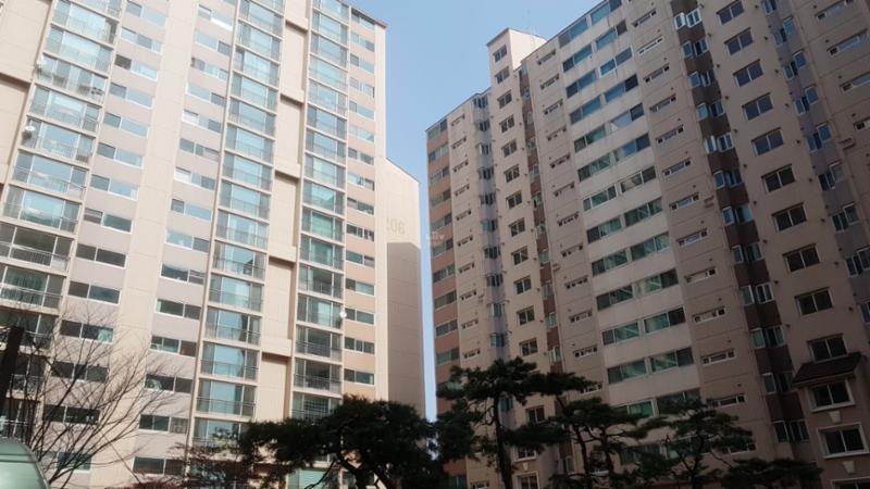 방배현대홈타운2차 아파트의 단지전경이에요