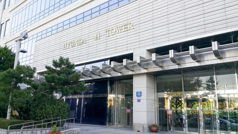 현대41타워 정문입니다