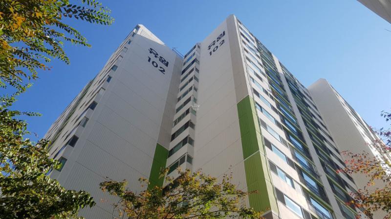 유원서초 도보 5분 거리에 2,3호선 교대역이 있어 대중교통을 빠르게 이용할 수 있는 단지에요