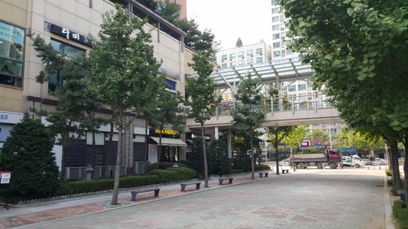 단지 곳곳에 쉼터가 설치되어 있어 입주민들과의 담소 및 휴식을 취할 수 있도록 입주민의 단지생활에 신경 쓴 모습이네요