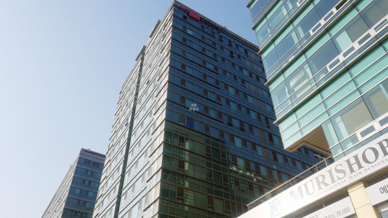 고급스러운 디자인과 차별화된 분위기로 단지의 품격을 한층 더 높이는 단지전경 모습이예요