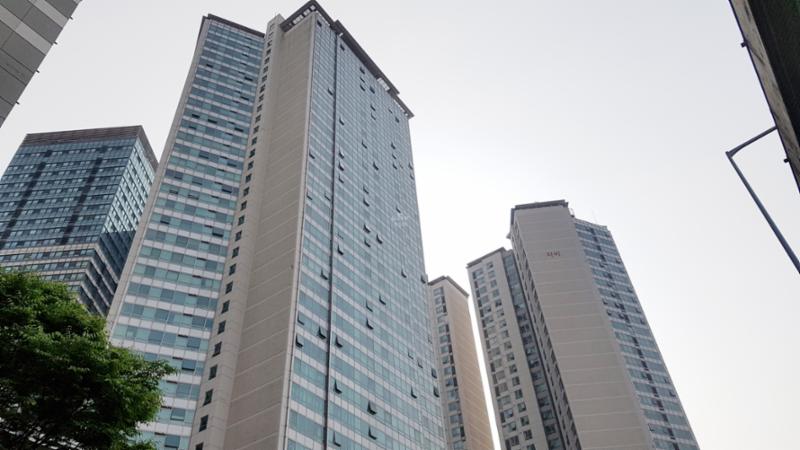 용산파크자이의 깔끔하고 세련된 전경 사진이에요