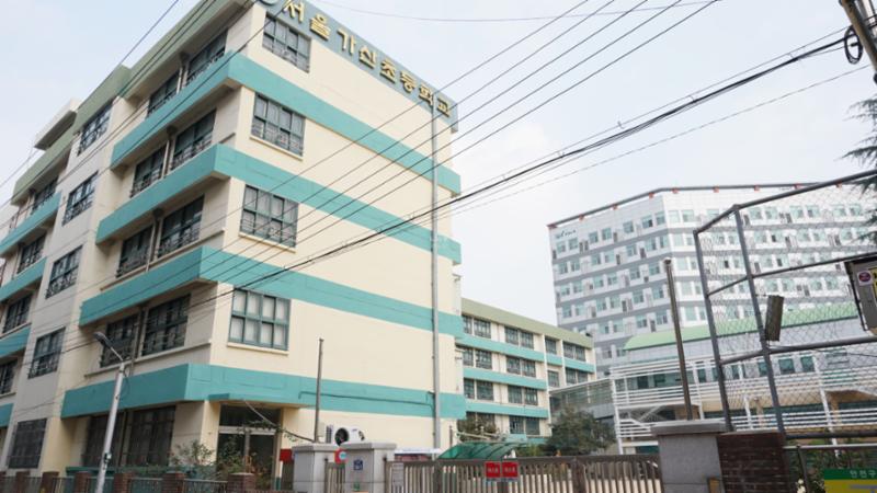 단지 주변으로 배정학교인 가산초등학교가 있습니다