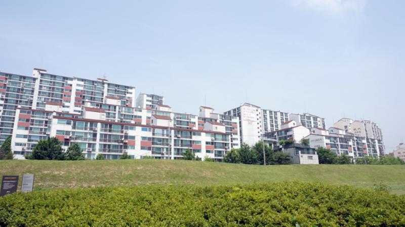 멀리서 바라본 현대리버빌1지구 단지전경이에요