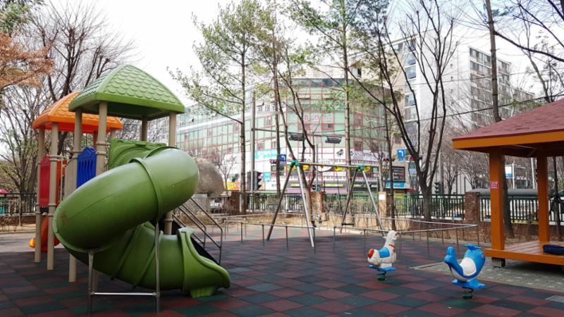 거여5단지 내 놀이터에요