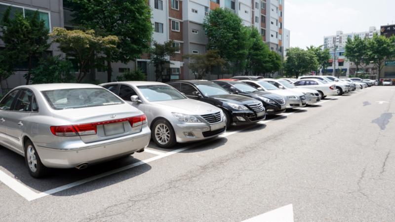 대림아파트 단지 내 지상주차장 모습이에요