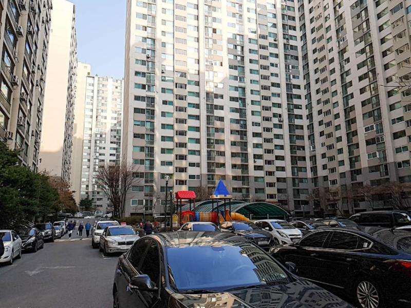 단지주변으로 가주초, 송파중, 기동초 등이 단지와 인접해 있어 도보로 통학할 수 있는 단지에요