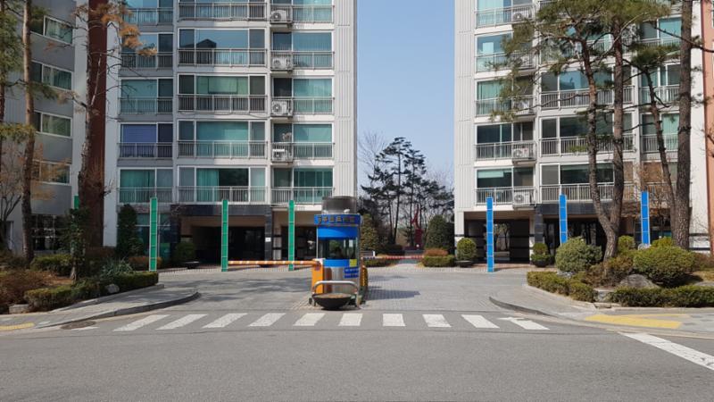 가락동부센트레빌 정문이에요