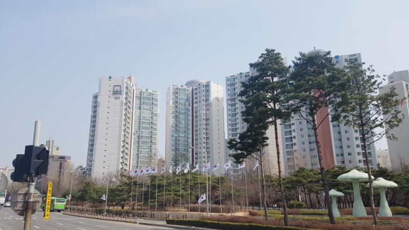 단지만의 특별한 외관 디자인으로 품격 있고 고급스러움이 느껴지는 단지 모습이에요
