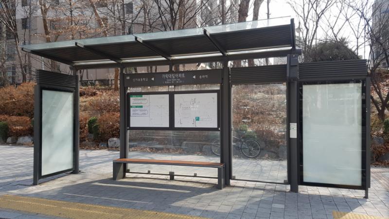 단지 주변에 위치한 버스정류장(가락대림아파트)입니다