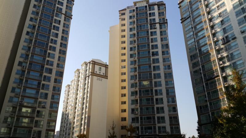 안산신길온천역휴먼빌2차 아파트의 깔끔하고 세련된 전경 사진이에요
