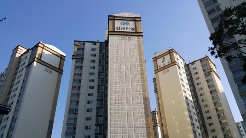 외부에서 바라본 203동, 204동, 208동 전경 입니다