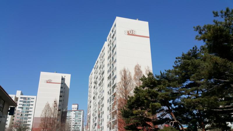 내부에서 목동신시가지3단지 308동, 309동 전경 입니다