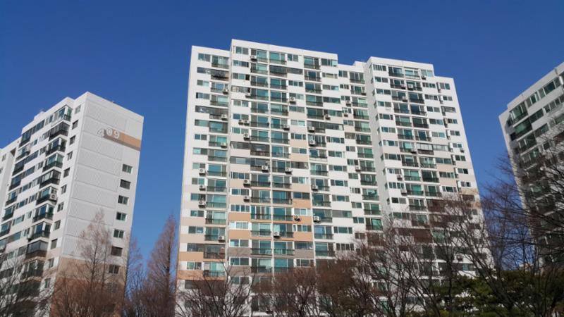 내부에서 촬영한 407동, 408동, 409동 전경 입니다