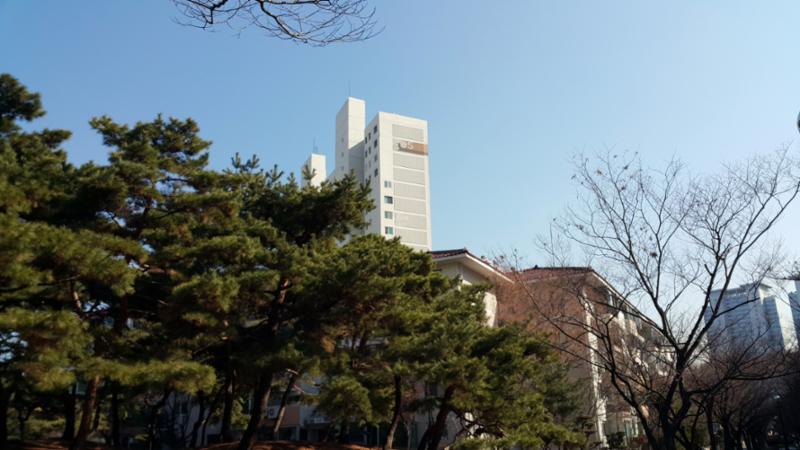 목동 신시가지4단지의 저층과 고층이 조화롭게 어우러져 있는 모습입니다