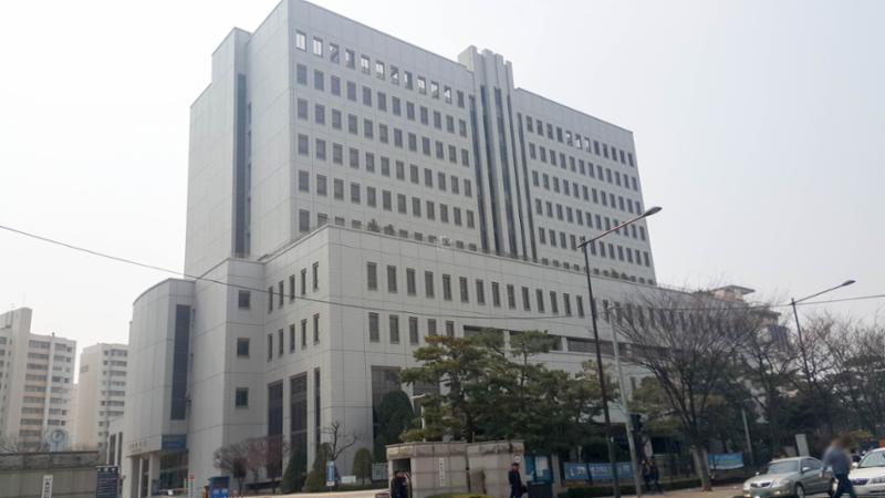 각종 법령 관련 업무 처리에 편리한 서울남부지방법원이 단지 인근에 위치해 있습니다