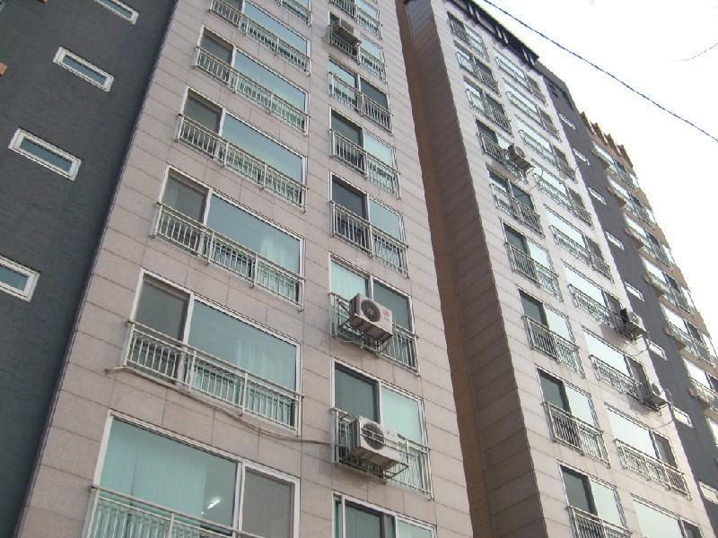 S7304097