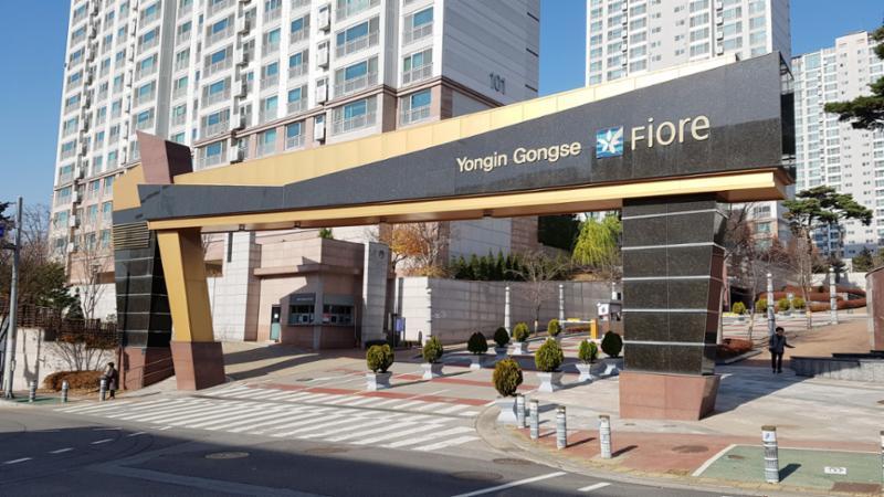 101동 탑실마을대주피오레1단지 아파트 정문 이에요